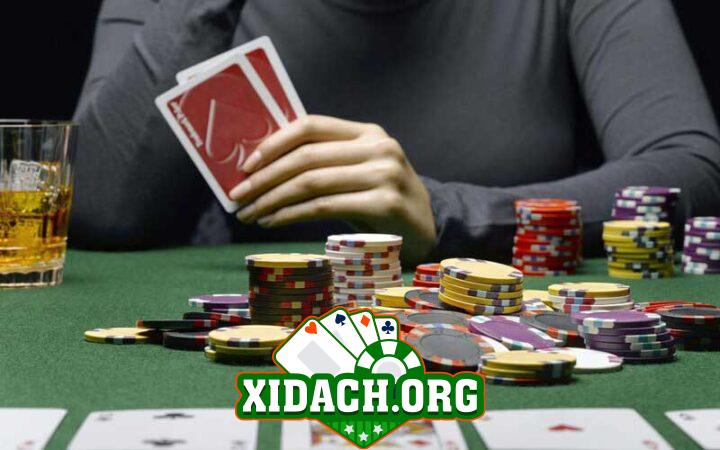 Tìm hiểu về Poker Bluff - Các chiến thuật và lợi ích của nó
